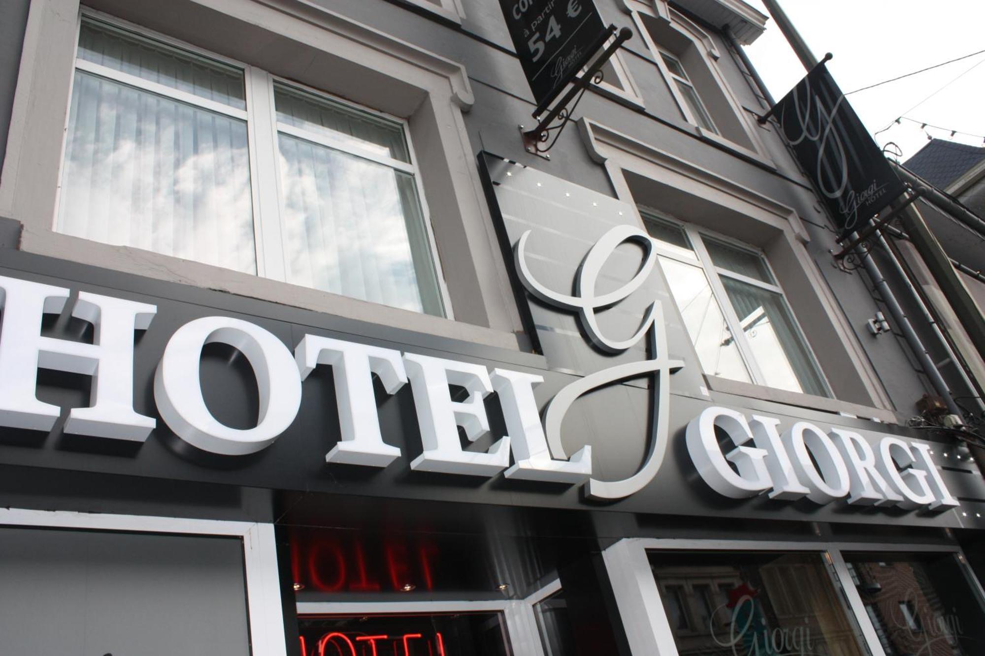 Hotel Giorgi Et Insolites-jacuzzi Prive Bastogne
