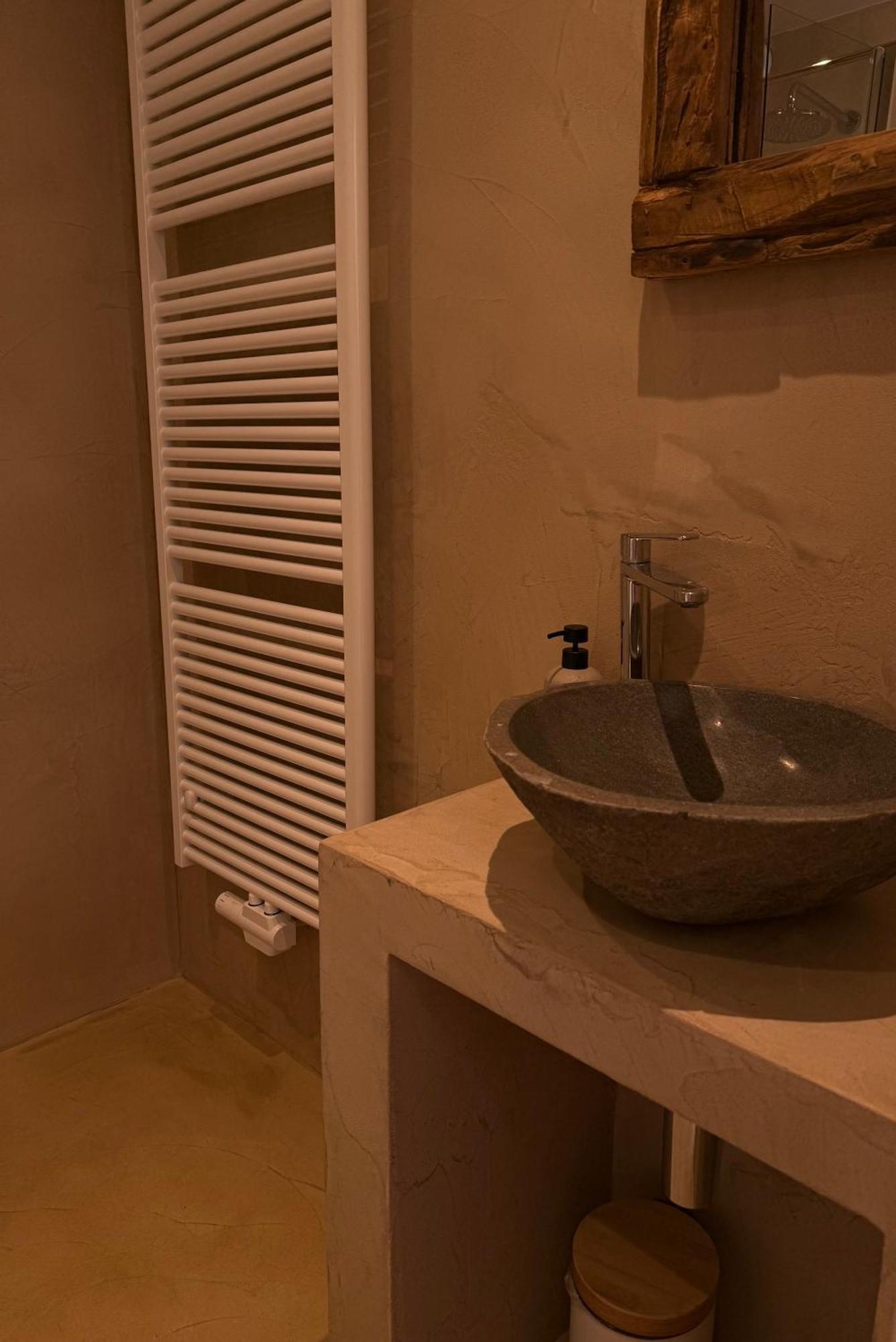 Giorgi Et Insolites-jacuzzi Prive 3*